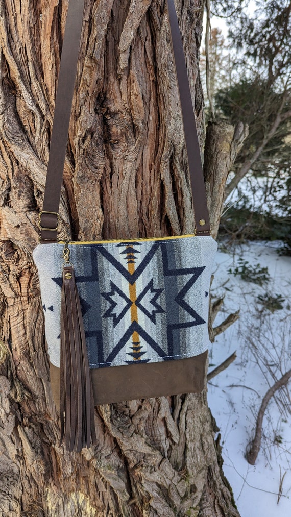 Large crossbody purse made with southwestern print Wool and Leather - Shoulder purse - Southwestern purse - Western purse
