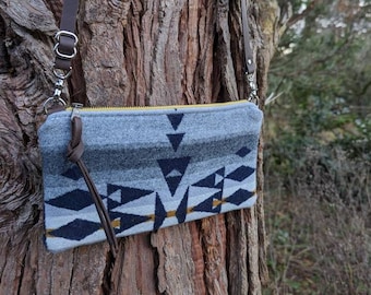 Piccola borsa a tracolla / Realizzata con lana Pendleton® / Borsa a spalla