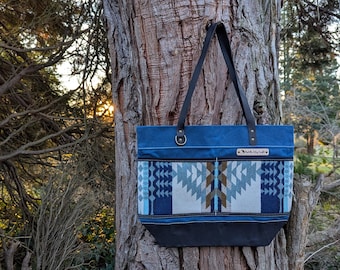 Bolso tote grande de lona encerada y lana