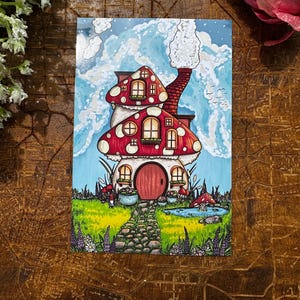 Mushroom House | Décoration murale | Carte postale imprimée | Décoration | Cadeaux fantaisistes mignons | Oeuvre d'art colorée |