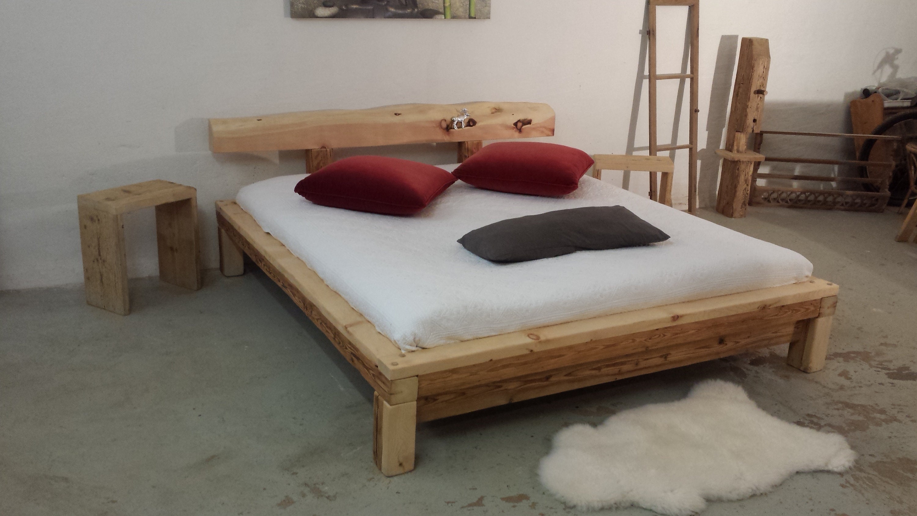 Cama de vigas de madera antigua con pino de piedra 180 x 200 cm Único -  Etsy México, image size:3000x1687