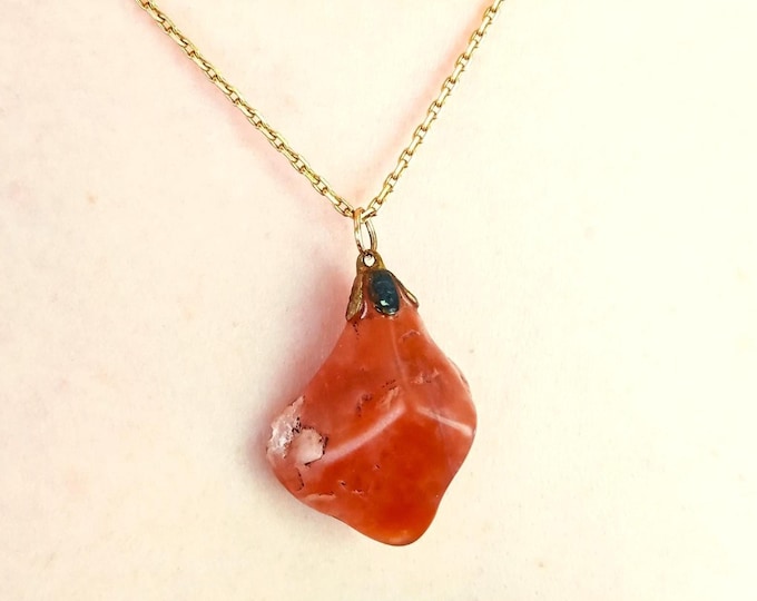 Natural Raw Stone pink Calcite Pendant – Vintage 70s - Unique Boho Hippie Style