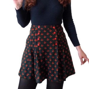 Vintage 70s Floral Skirt - A-Line Trapeze Mini Skirt - Handmade - Babydoll Style - XS/S