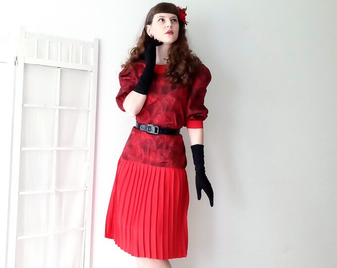 Vintage 80s dress T38/40 low waist red pleated 4d0 style// Vintage 1980's does 40's M/L re drop waist pleated dress