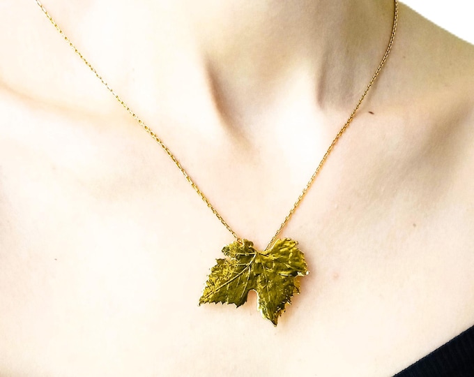 Golden Autumn Leaf Pendant Brooch - Vintage Fall Jewelry - Elegant & Classic - Gift For Her