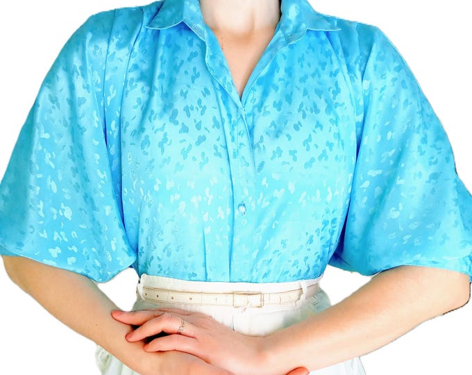 Chemisier Vintage 80s Satin Bleu – Motif Pétales – Manches Kimono – 3×L/4×L (46/48)