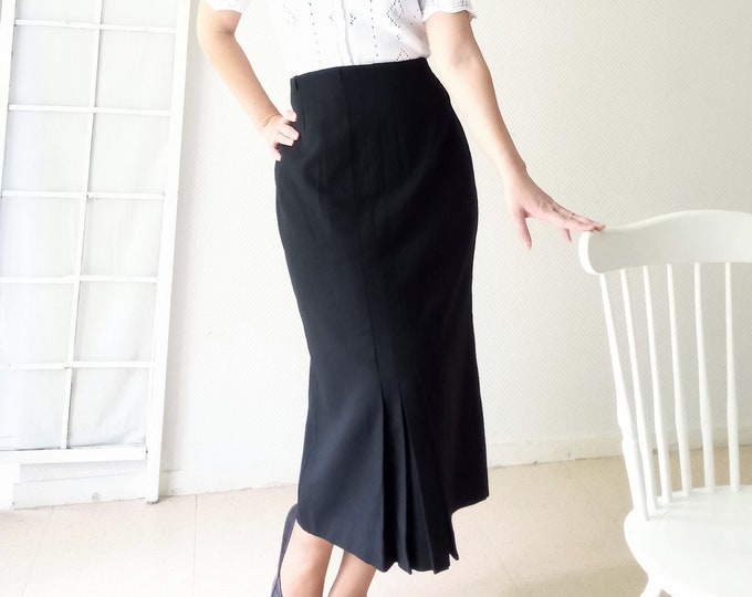 Vintage wool skirt 1990's style 50s black// Vintage 1990's does 50's wool black skirt