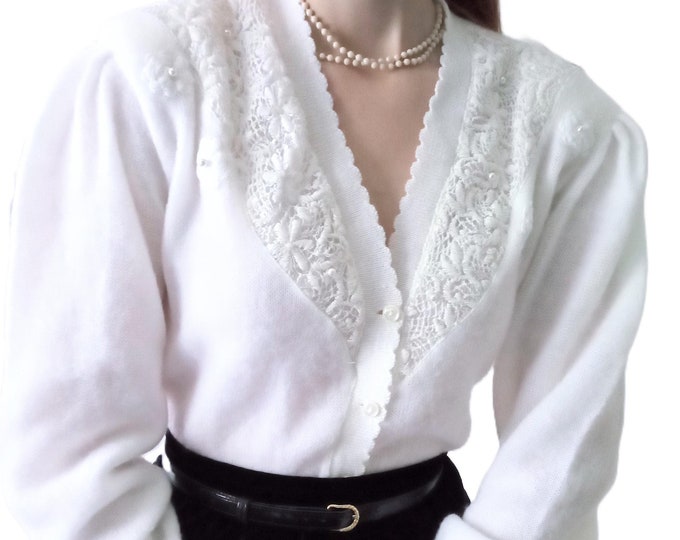 Gilet manches bouffantes blanc duveteux vintage années 80 rétro broderie perles Fabriqué en Italie T42/44