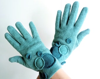 Paire de gants motifs fleurs années 2000 vert viride// 2000's virid green color floral gloves