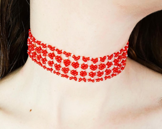 Handmade Coral Beaded Choker Necklace for Girls – Boho Hippie Disco Style – Vintage 90s Jewelry – Gift for Girls & Teens"