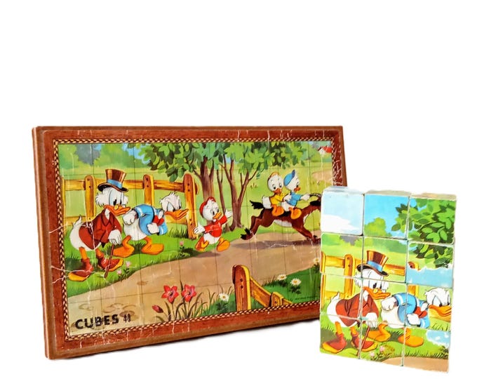 Vintage Disney 40 Cube Puzzle Box – 1970s Collectible Toy – Nostalgic Childhood Souvenir – Retro Gift