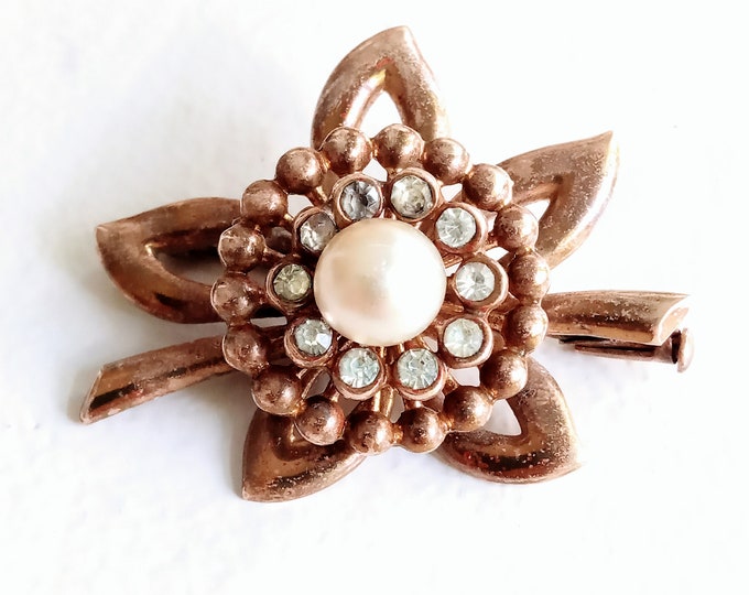 Old brooch 40s brass rhinestone flowers // Vintage 1940's floral brass rhinestones brooch