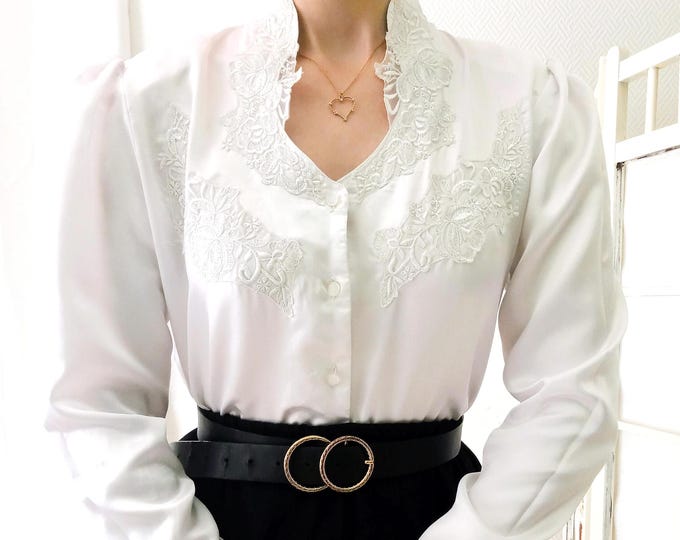 Chemisier satiné blanc vintage 80s - Blouse col cygne brodé dentelle style édouardien - Haut de mariée cocktail M/L (38/40)