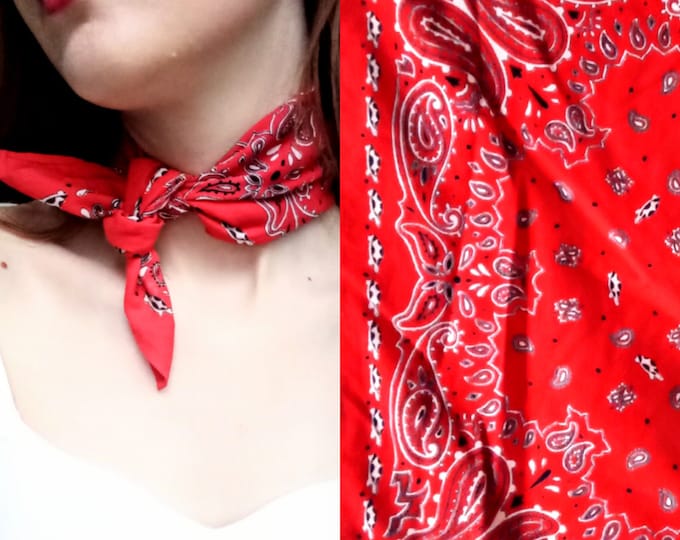 Vintage 90s red paisley bandana scarf // Vintage 1990's red paisley red bandana scarf