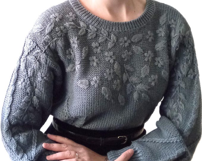 Embroidered Floral Openwork Grey Sweater -  Retro Style - Vintage 1980's - XL/XXL