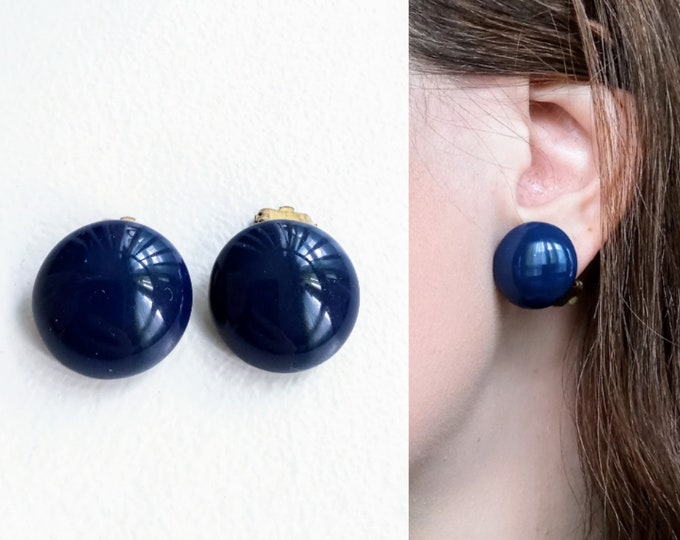 Vintage 1980's navy blue round clip earrings// Vintage 1980's blue navy circle clip earrings