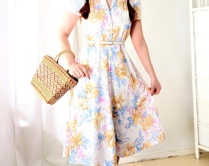 Robe Midi Vintage 70s style Années 40 – Motif Floral Safran Bleu Rose – Manches Bouffantes & Boutons Tissu – (L/XL) 40/42