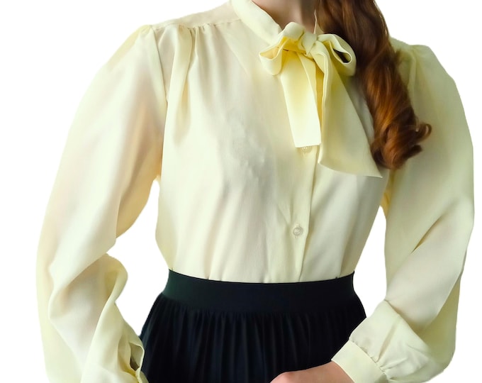Chemisier Vintage Années 70 Jaune – Col Jabot / Col Nœud – Style Rétro Années 50 – Fabriqué en France – Grande 3×L/4×L (46/48)