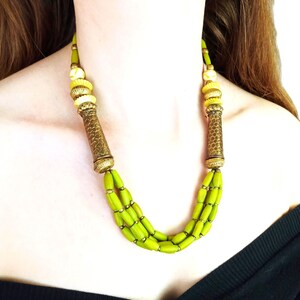 Retro Green & Gold Beaded Necklace – 1950s Pinup Rockabilly Style – Elegant Classic Gift for Women