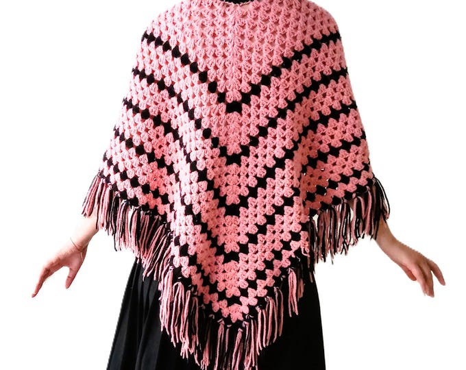 Vintage 70s Crochet Rose Poncho – Boho Hippie Cottage Style – Handmade Gift for Women – One Size