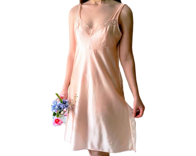 Nuisette Vintage 80s Esprit Pin-up 40s/50s, Fond de robe Satiné Saumon, Dentelle Latérale, Fabriqué en France, L (40)