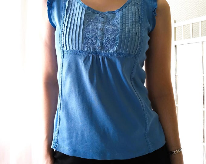 Top bleu vintage début 2000 brodé, style bohème Y2K Armand Thiery M(38)