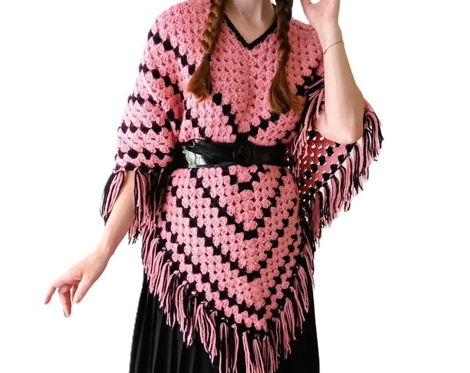 Vintage 70s Crochet Rose Poncho – Boho Hippie Cottage Style – Handmade Gift for Women – One Size
