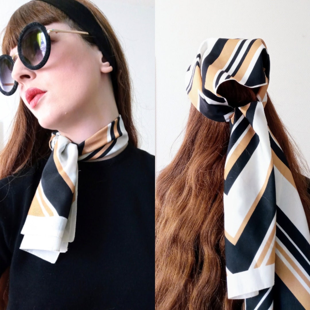 Foulard Carré J.LAURITZEN Vintage – Soie Bleue Motif Géométrique – 34 Pouces