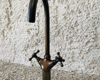 Vintage Brass Cross Handle Faucet: Moroccan Engraved Bathroom & Kitchen Tap