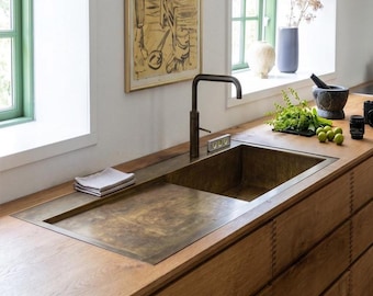 Pia de cozinha de luxo em latão, feita à mão, com escorredor integrado – Design totalmente personalizável