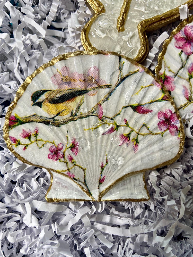 Decoupage Scallops Shell Art Gold or Silver Trimmed Etsy