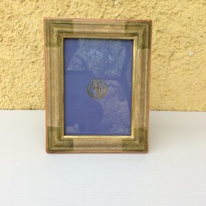 Green faux marble photo frame with silver mecca wire