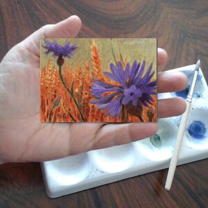 Acianos-pintura acrílica original, pintura de aciano en trigo maduro, pintura de flores de verano celestial, miniatura, boleto de arte, ACT