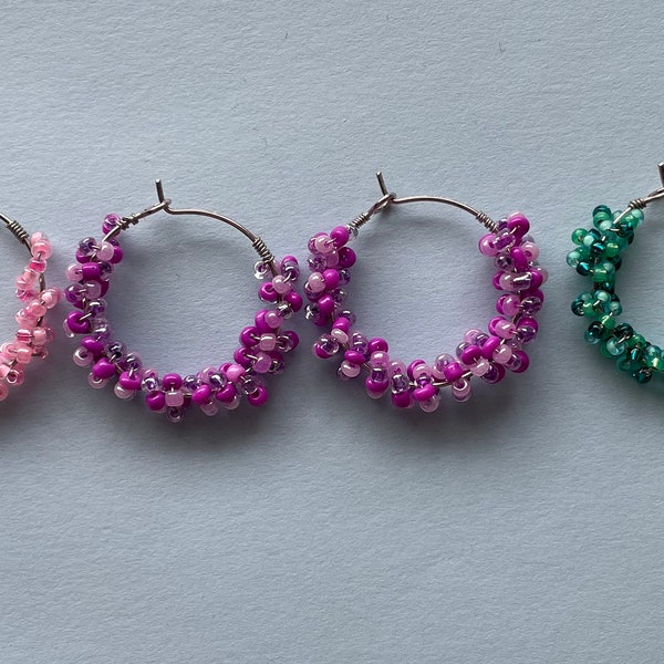 Wire wrapped hoop earrings // Pink wire wrapped hoops // Purple wire wrapped hoops // Colourful beaded hoops // Green hoop earrings