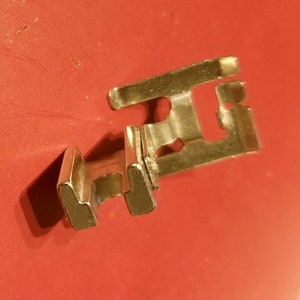 Singer Sewing Machine Low Shank Special Purpose Foot for Zigzag Satin  Stitch Applique Buttonhole Simanco 161612 161455