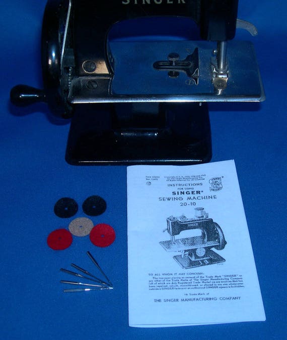 Sewing Machine Basics for Children: A Fun Step-by-step Guide to Machine Sewing [Book]
