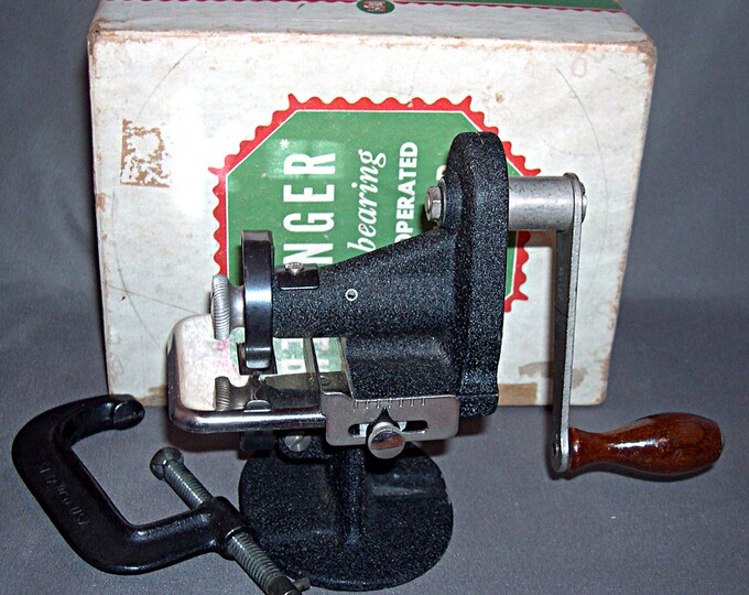 Singer Hand Operated Pinking Machine 121379 With Silver Plate, Box