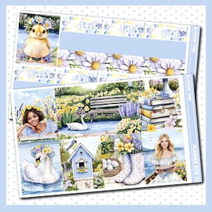 Könnte beinhalten: Ein Planer-Stickerbogen mit Frühlingsgarten-Motiv. Der Bogen enthält Bilder von einem Vogelhaus, einem Schwan, einem Mädchen, das ein Buch liest, einer Bank, einem Paar Gummistiefeln und einem Küken mit einer Blumenkrone. Der Bogen enthält auch ein Blumenmuster und den Text "Blossom Time".