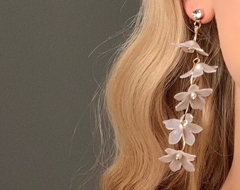 White Flower Earrings, Gold Tone Stud Earrings With Crystal Charm, Hanging Earrings, Floral Earrings, Crystal Flower Petal Earrings (55)