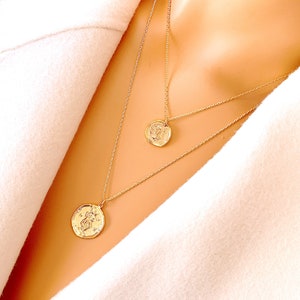 Zodiac Coin Medallion Necklace- Capricorn Necklace - Astrology Sign- Gold Star Sign- Zodiac Jewelry- Vintage Constellations - Birthday Gifts