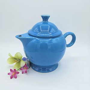 Pretty Vintage Fiestaware Turquoise Blue Ceramic Teapot & Lid, pout, Made in Japan Teapot, Fiesta Teapot, 5 Cup Teacup, Imprinted Mark H