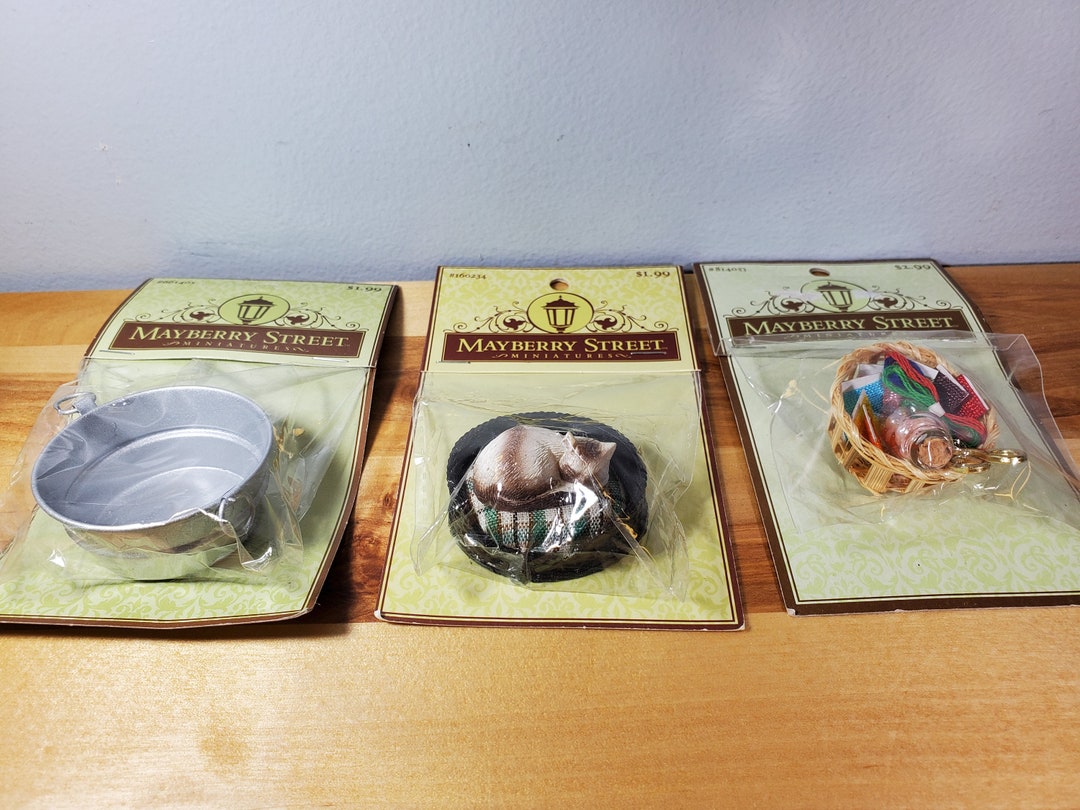 Vintage Dollhouse Furniture . Mayberry Street Miniatures . Set of 3