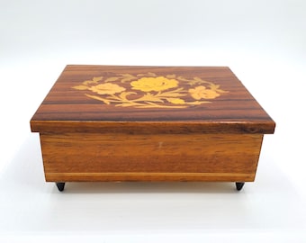 Vintage Isle of Capri Italian Music Box, Marquetry Inlay Music Box, Sorrento Notturno Intarsio, Made in Italy, Floral Inlay, Gift for Her