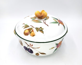 Vintage Royal Worcester Evesham Vale 3 Qt Round Covered Casserole Dish w/Lid, Fruit Top, Green Trim, Made in England, Gift for her