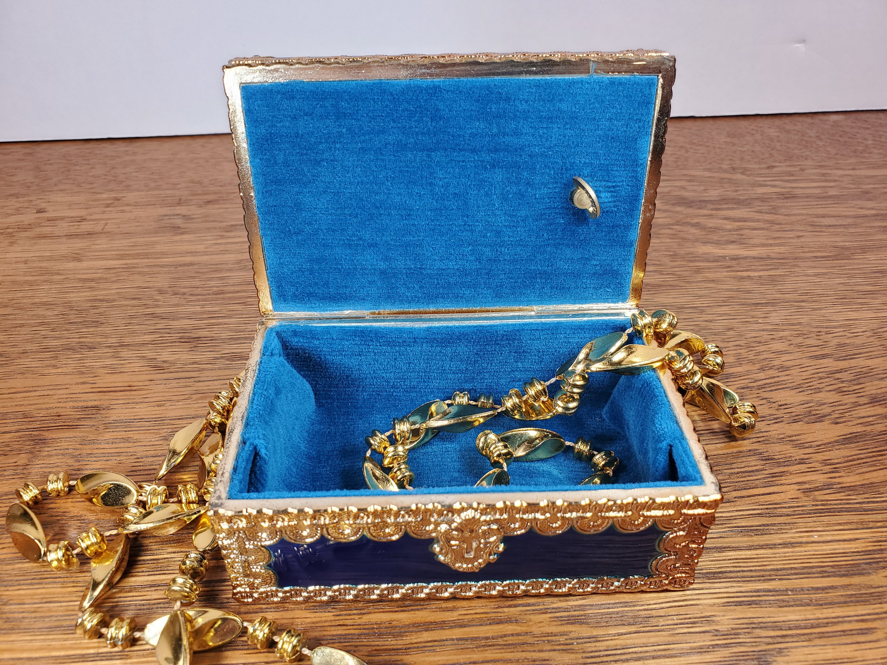 Vintage Cloisonne Music Box Trinket Box, Cobalt Blue Enamel, Japanese Movement, Jewelry Box, Trinket Box, Plays memories, Gift for Her - Etsy Vintage Cloisonne Music Box Trinket Box, Cobalt Blue Enamel, Japanese Movement, Jewelry Box, Trinket Box, Plays memories, Gift for Her - Etsy