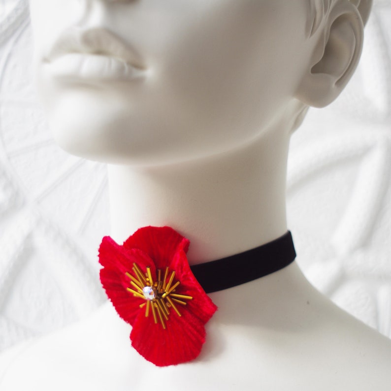 Gift for her Flower pendant Wedding choker Red silk flower Red choker Silk flower choker Flower choker Couture flower Velvet choker
