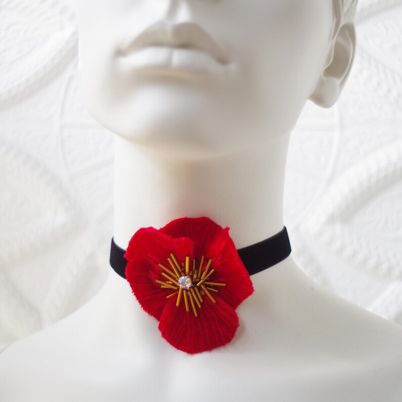 Gift for her Flower pendant Wedding choker Red silk flower Red choker Silk flower choker Flower choker Couture flower Velvet choker