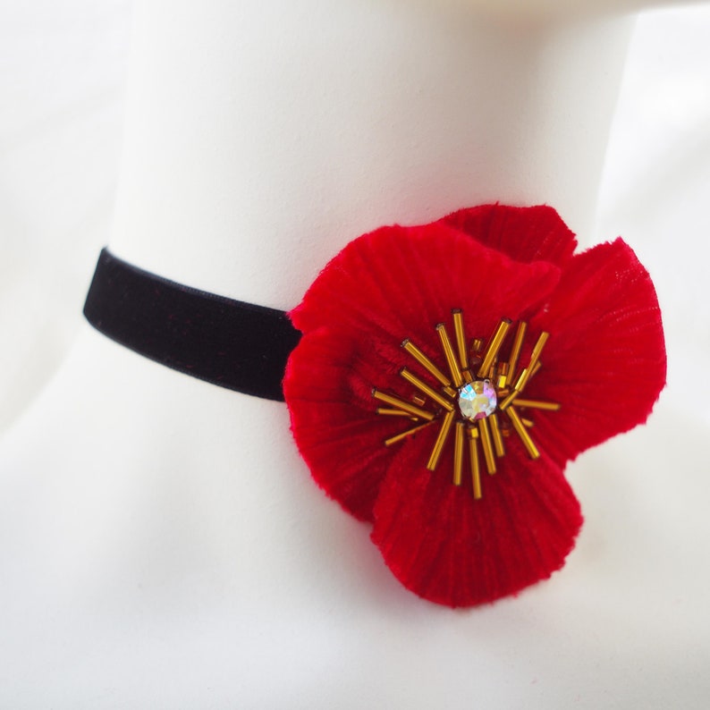 Gift for her Flower pendant Wedding choker Red silk flower Red choker Silk flower choker Flower choker Couture flower Velvet choker