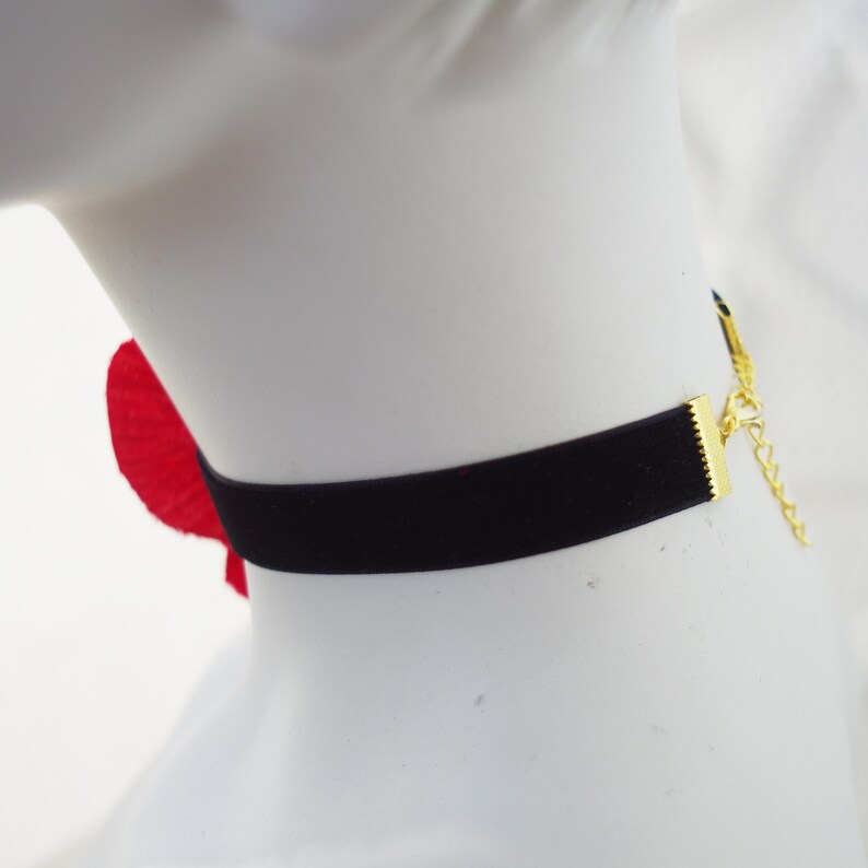 Gift for her Flower pendant Wedding choker Red silk flower Red choker Silk flower choker Flower choker Couture flower Velvet choker