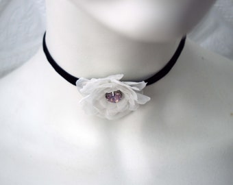 White rose choker, Silk flower, Choker with flower, Velvet choker, Vintage choker, Victorian choker, Velvet collar, Flower pendant, Gift